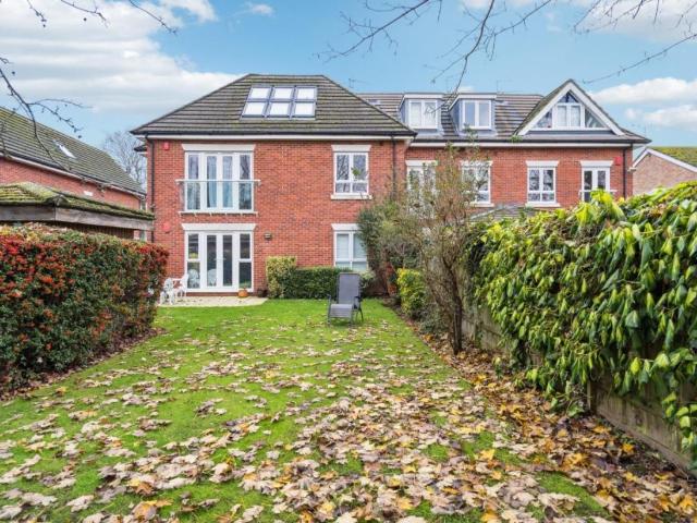 Flat for sale in Amersham