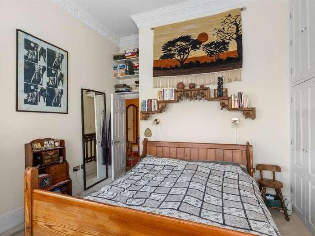 Flat for sale in Wallands Park, Lewes