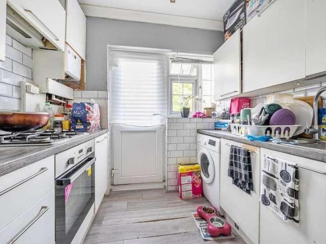 Flat for sale in Freezywater, Greater London