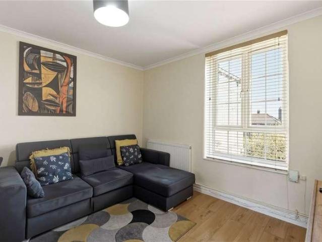 Flat for sale in East Dulwich, Greater London