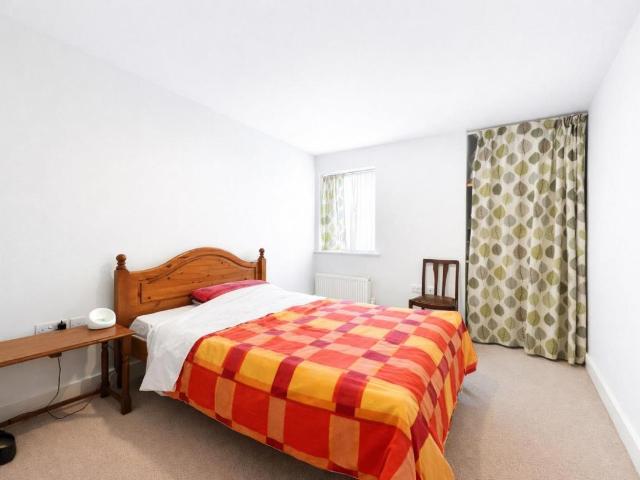 Flat for sale in Repton Park North, Bridgefield