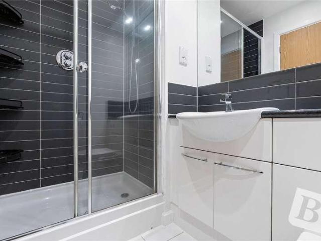 Flat for sale in Greater London