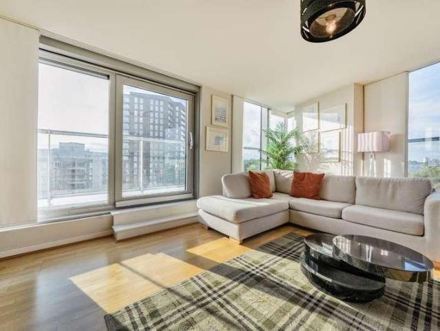 Flat for sale in Royal Borough of Greenwich, Greater London