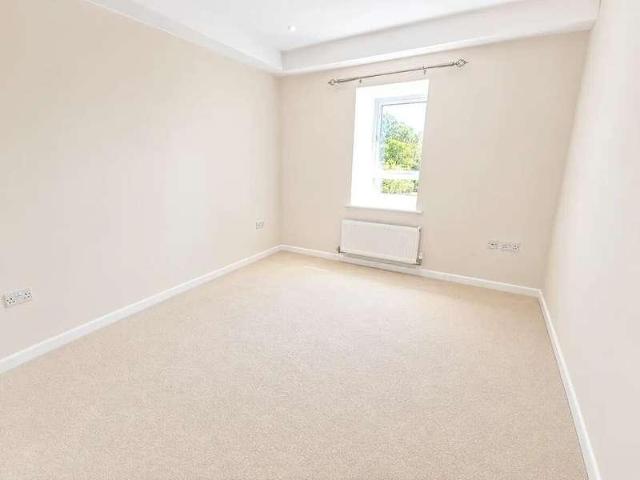 Flat for sale in Alton Barnes, Essex