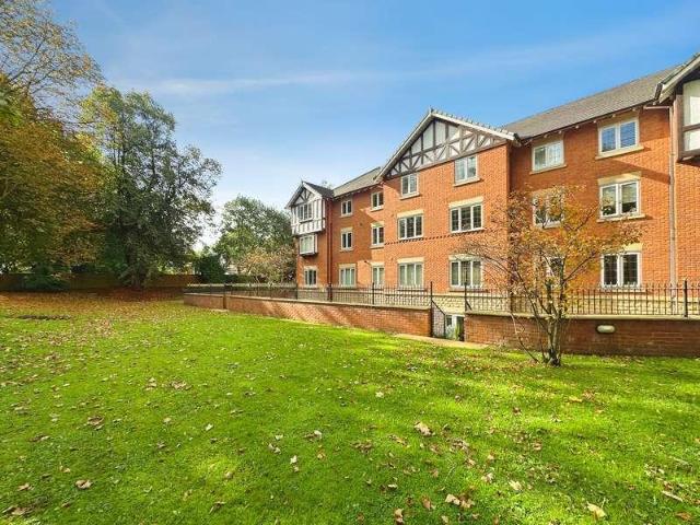 Flat for sale in Hollins, Bury