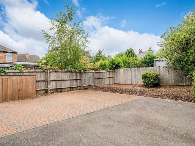 Flat for sale in Nork, Red Hill