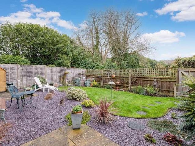 Flat for sale in Bray Wick, Maidenhead