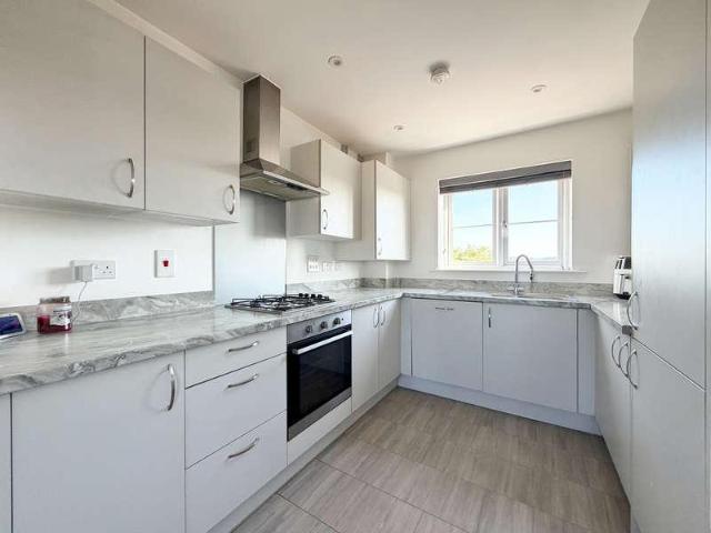 Flat for sale in Maylands, Pouchen End