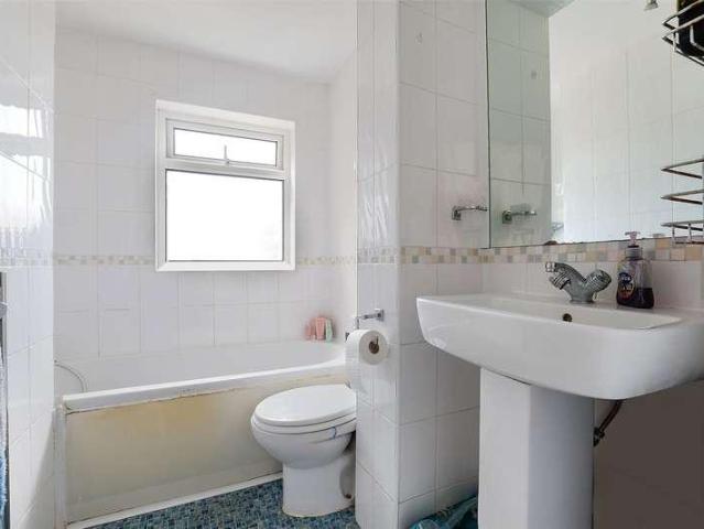 Flat for sale in Pachesham Park, Surrey