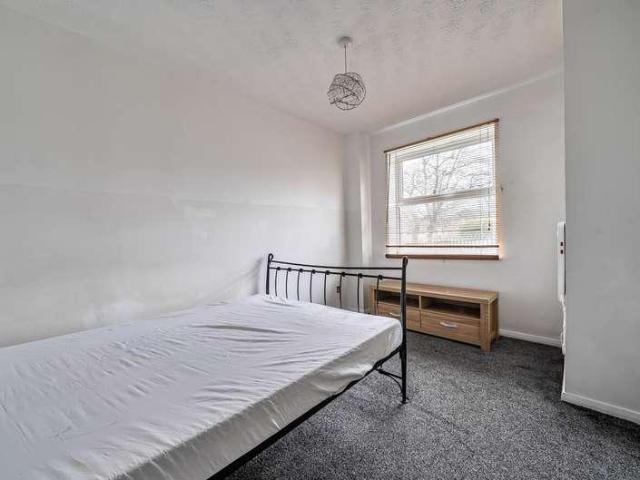 Flat for sale in Epping, Essex