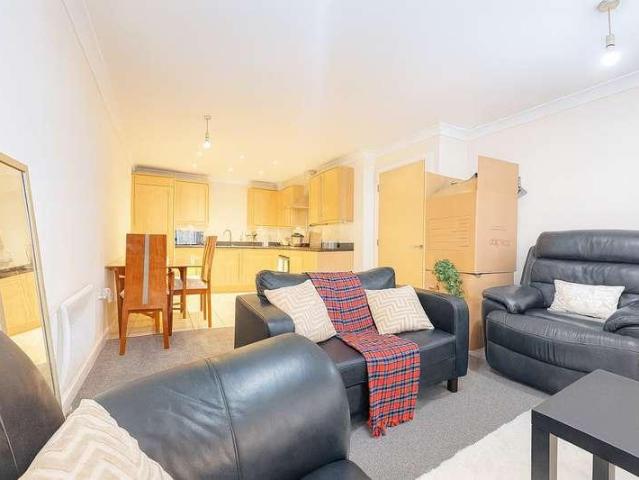 Flat for sale in Hythe, Colchester