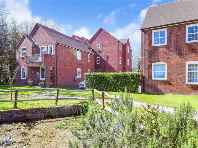 Flat for sale in Spring Vale, Hampshire