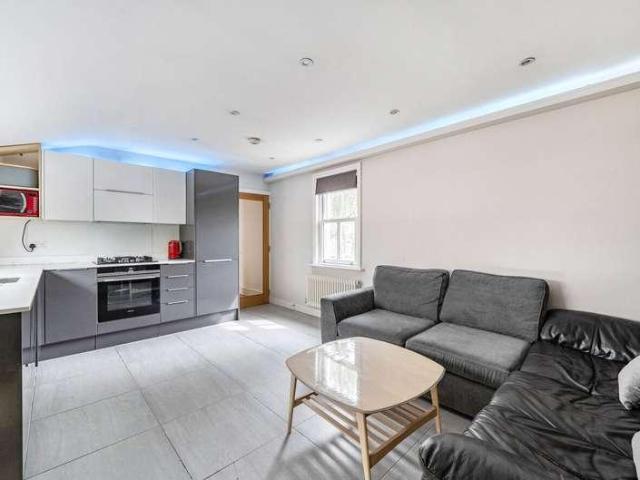 Flat for sale in London Borough of Lewisham, Greater London