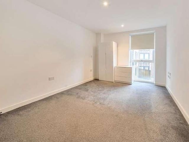 Flat for sale in Little Stanmore, Greater London