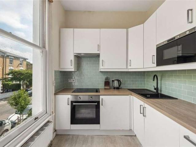 Flat for sale in Brownswood Park, Greater London