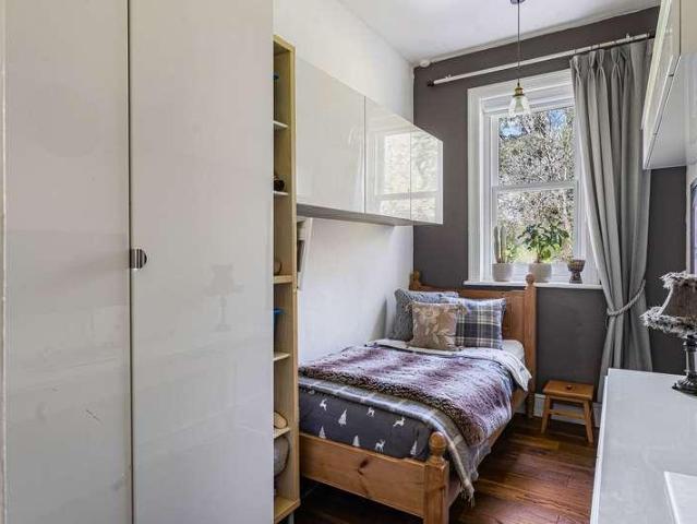 Flat for sale in Wrecclesham, Fole