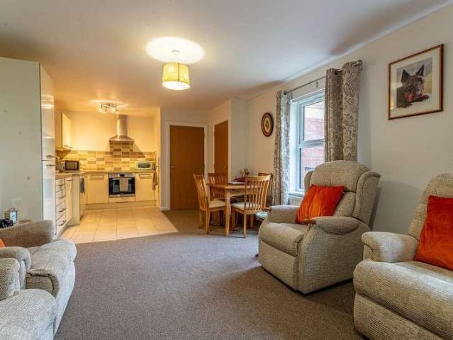 Flat for sale in Kilton, Costhorpe