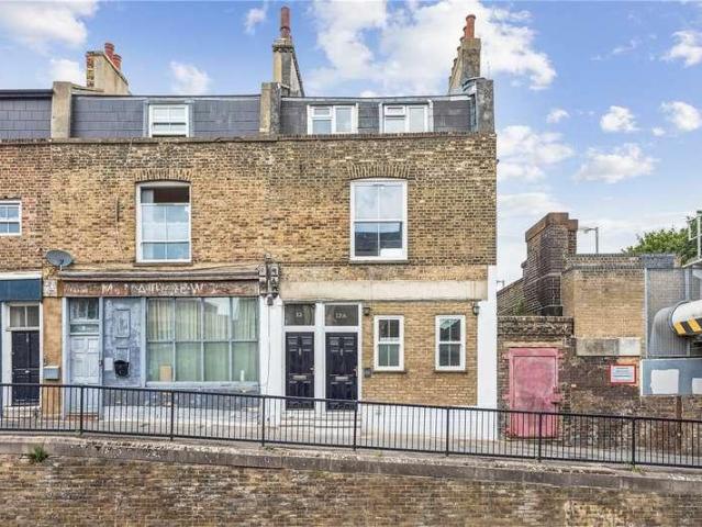 Flat for sale in Dalston, De Beauvoir Town