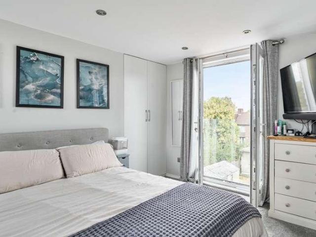 Flat for sale in Greater London