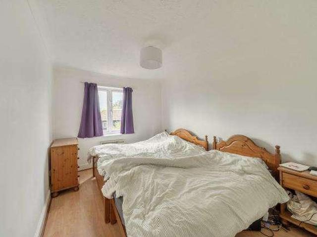 Flat for sale in New Headington, The Slade