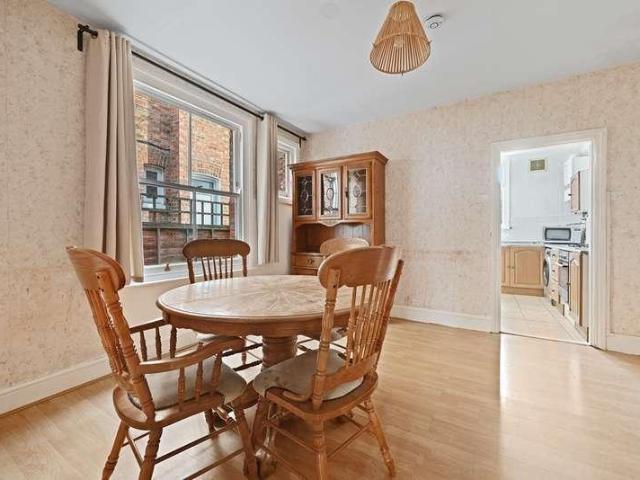 Flat for sale in Dollis Hill, Greater London