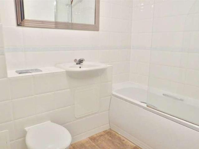 Flat for sale in Three Bridges, Glynde