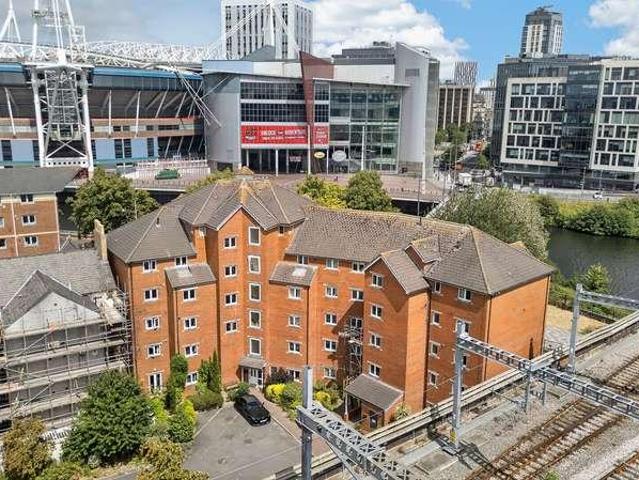 Flat for sale in Falcon Lodge, Wales