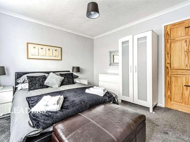 Flat for sale in Wick, Clapham
