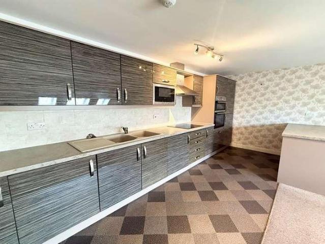 Flat for sale in Runcorn Heath, Halton