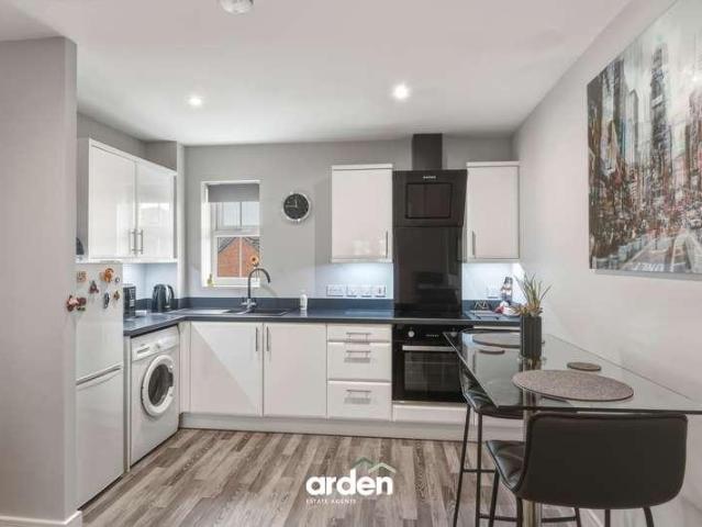 Flat for sale in Lakeside, Redditch