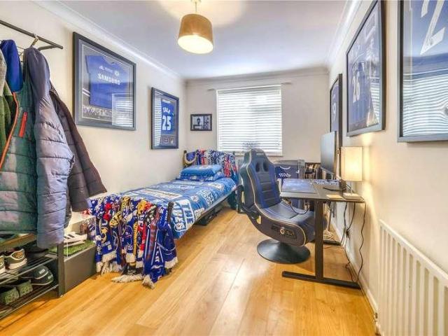 Flat for sale in Poole
