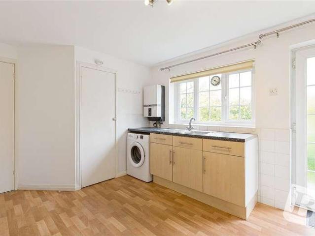 Flat for sale in Upminster, Greater London