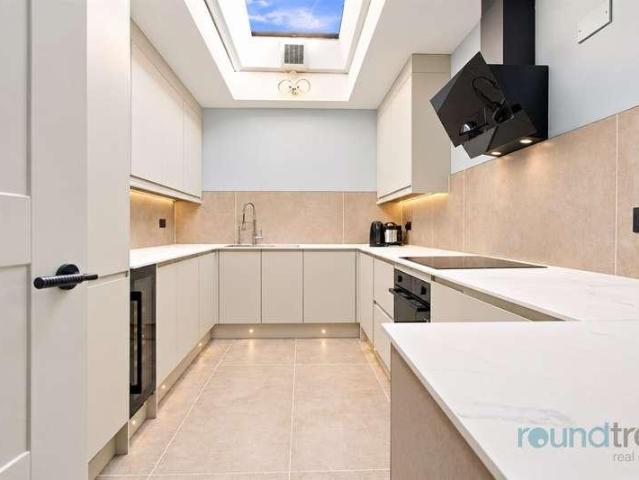 Flat for sale in London Borough of Barnet, Greater London