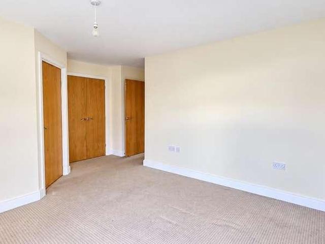 Flat for sale in St. Marys Island, Gillingham