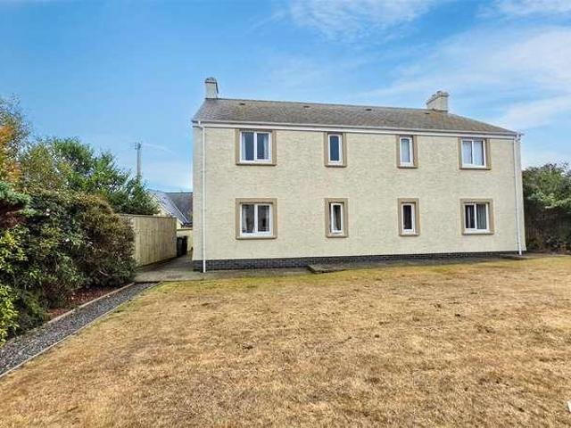 Flat for sale in Solva, Wales