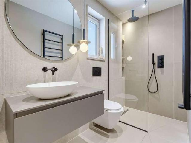 Flat for sale in Balham, Greater London