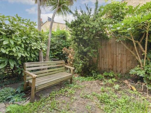 Flat for sale in London Borough of Hammersmith and Fulham, Greater London