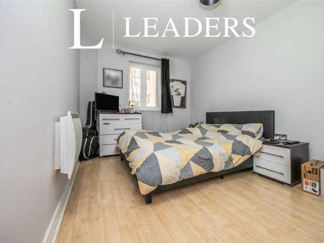 Flat for sale in Westbourne, Key Street