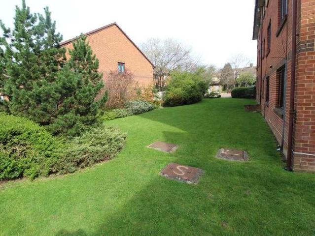 Flat for sale in Burnt Oak, Greater London