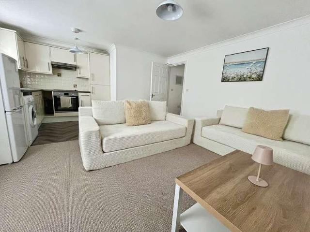 Flat for sale in Cowlease, Ventnor