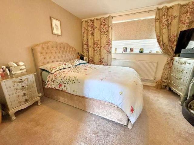 Flat for sale in California, Dunstable