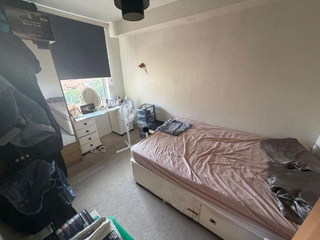 Flat for sale in Woodloes Park, Green Close