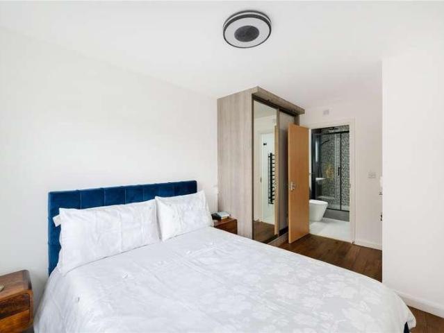 Flat for sale in Greater London