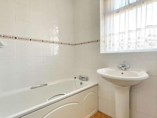 Flat for sale in Southport, Sefton