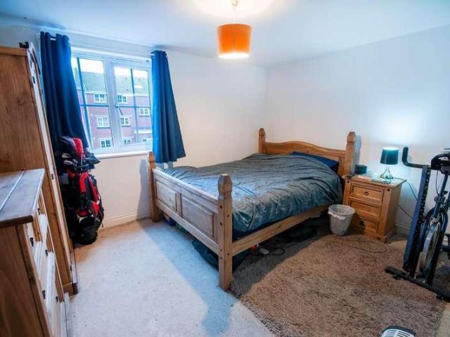 Flat for sale in Outwood Gate, Bury