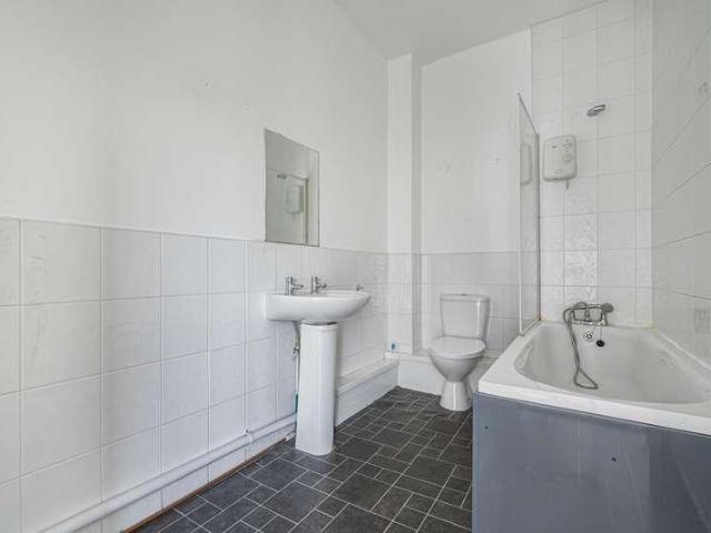 Flat for sale in Widmore, Greater London