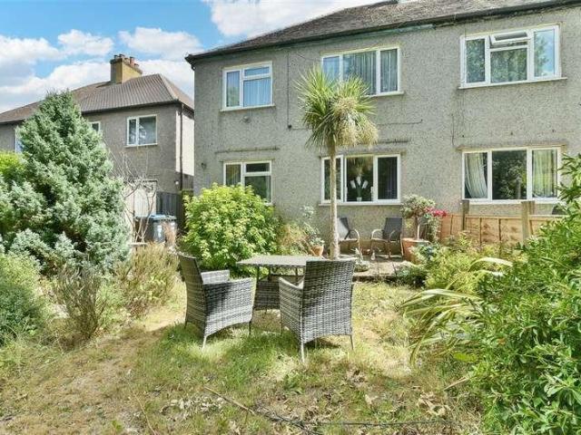 Flat for sale in Hillview, Surrey