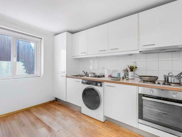 Flat for sale in London Borough of Islington, Greater London