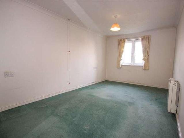 Flat for sale in Seaton, Budlake
