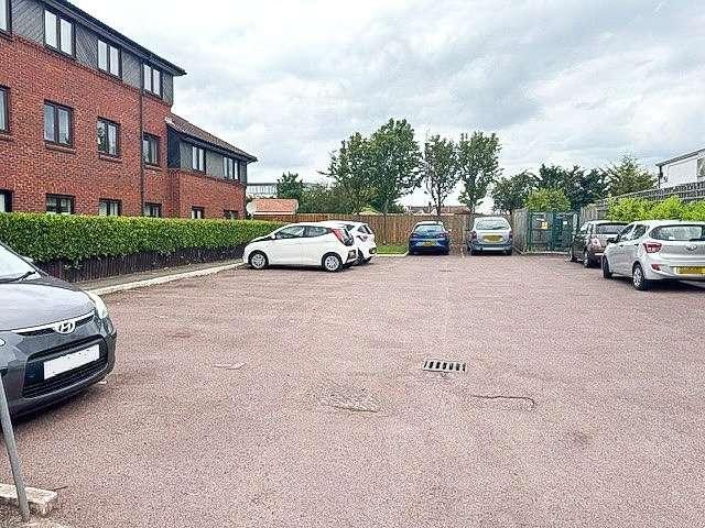 Flat for sale in Alton Barnes, Essex